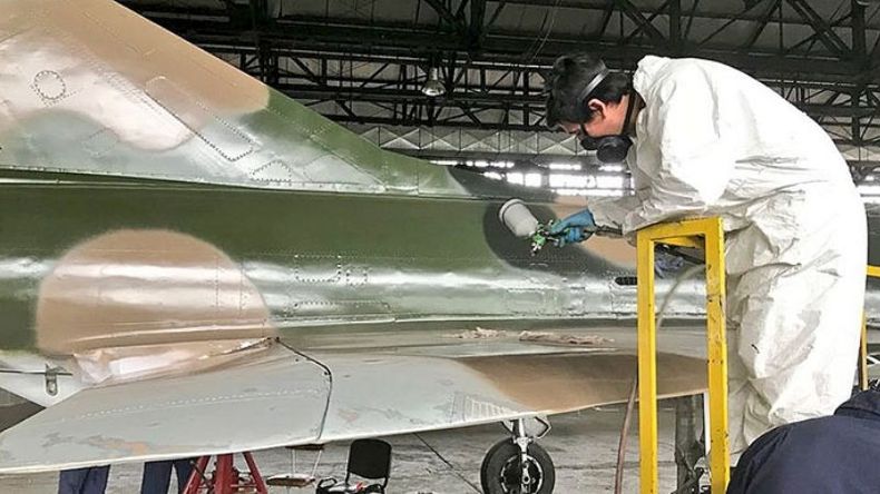 RESTAURACIÓN. El Mirage se pone a punto para exhibirse en el Cenotafio .