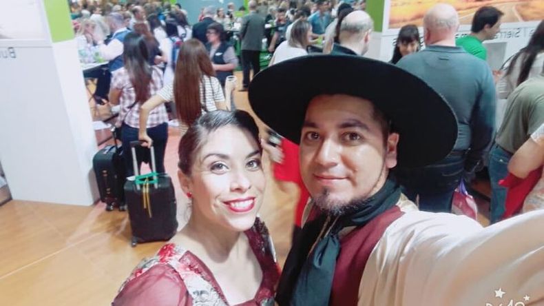 Docente. Luciano Leal conduce un nuevo grupo folclórico..