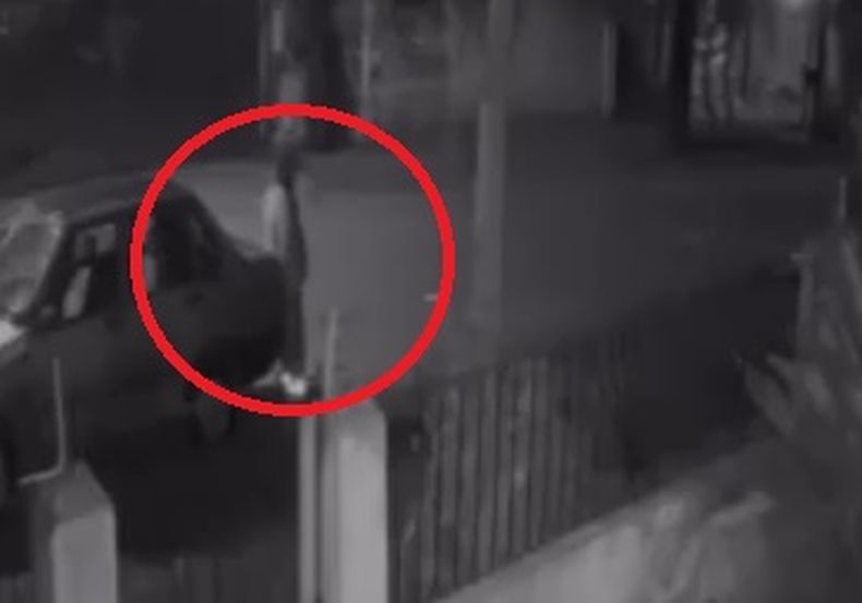 El ladrón quedó registrado por las cámaras de seguridad.