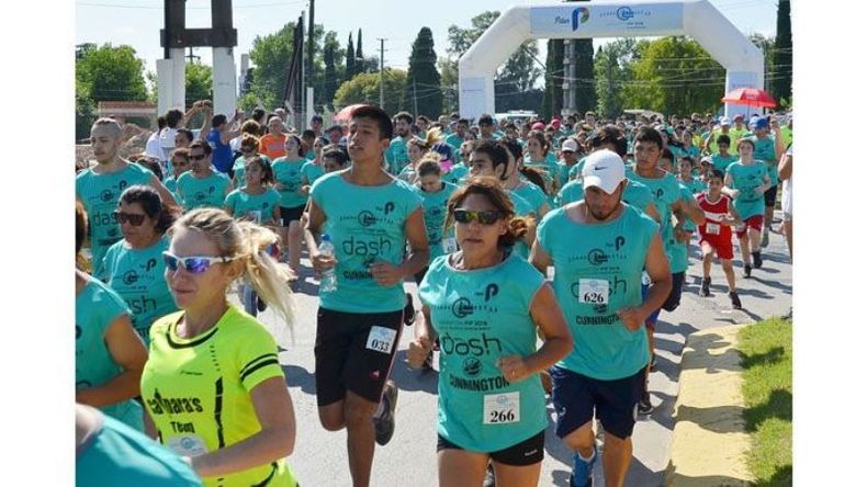 MILLAR. Los atletas dan los primeros pasos en el Maratón del Parque..