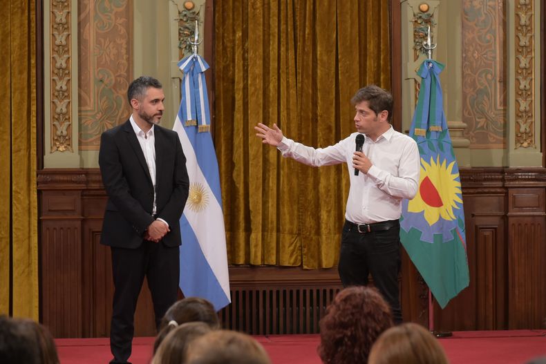 CAMPAÑA DE ADHESIÓN. Cristian Girard, titular de ARBA, junto a Kicillof.