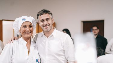 COCINA. Achával saludó a los egresados de la escuela de gastronomía. &nbsp;