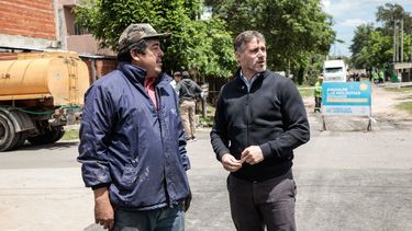DISCUPLE LAS MOLESTIAS. Federico Achával dialogó con los vecinos de William Morris.&nbsp;