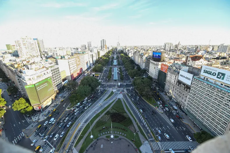 Vista de la avenida 9 de julio desde el Mirador. ((turismo.buenosaires.gob.ar).