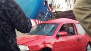 Estoy harto de ver accidentes de este tipo por gente que sigue cruzando las vías con las barreras bajas. Emilse.&nbsp; &nbsp;