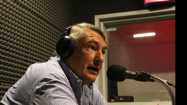 MICRÓFONO ABIERTO. D’Onofrio repasó sus planes de obras públicas, cuestionó a sus rivales y respondió preguntas de los oyentes de FM Plaza..