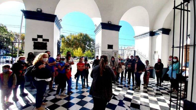 La Iglesia Nuestra Señora del Pilar es parte del recorrido..