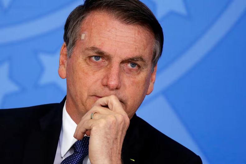 El senador brasileño Flávio Bolsonaro partió desde Puerto Iguazú en un avión privado. Migraciones aseguró que no tenía impedimentos legales en Argentina.