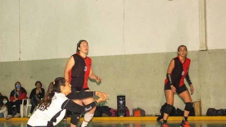 Las Rojinegras cedieron en 3 sets..