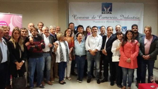 COMISIÓN DIRECTIVA. Los integrantes de la cámara, el jueves, en el cambio de autoridades. .