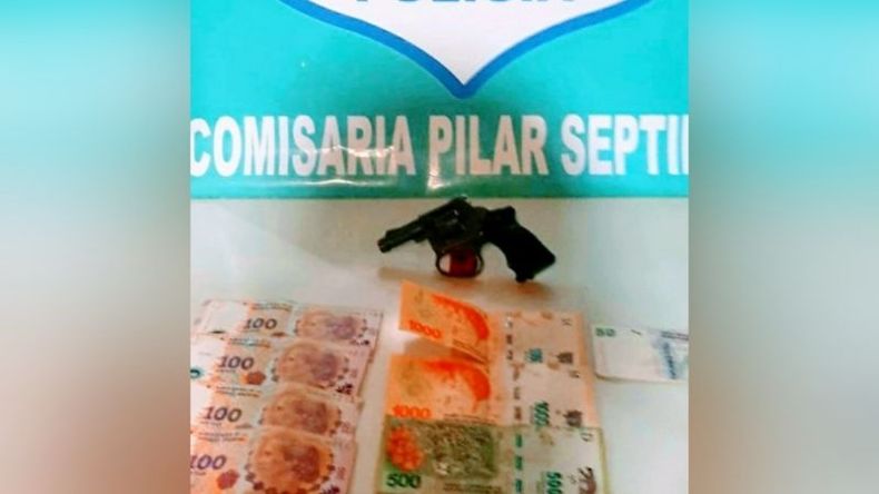 ARMA. Estaba en poder de uno de los delincuentes..