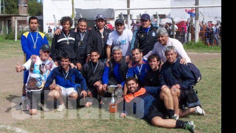 El Club de Amigos de Villa Rosa se subió al último escalón del podio..