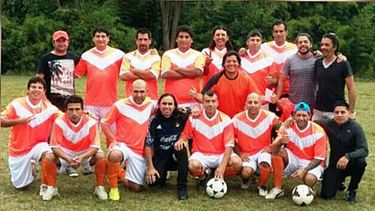 SENIOR. La Base goleó y es el único líder de la Zona 1..