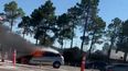 El auto se prendió fuego al llegar a las cabinas de peaje de la Panamericana.