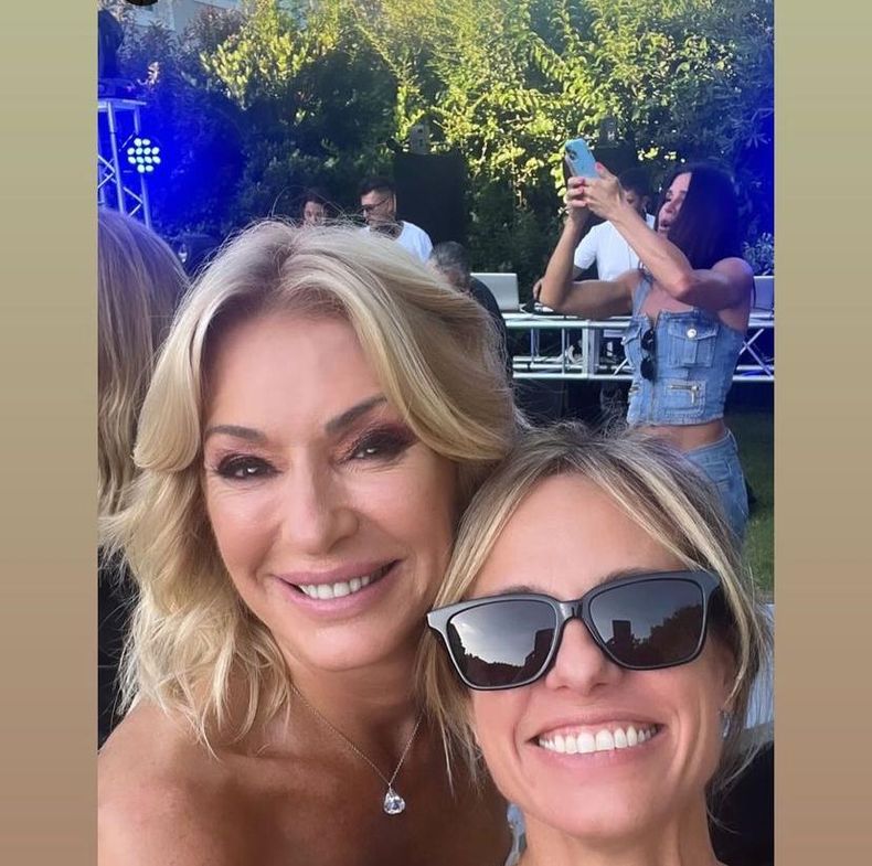 Mariana Fabbiani estuvo entre las invitadas al cumpleaños de Yanina Latorre.&nbsp;