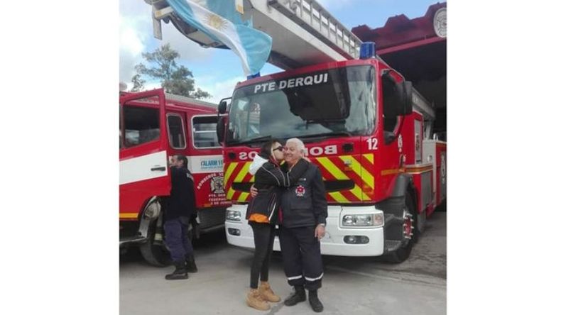 ILUSIÓN ROTA. Carla Gatti y su padre Oscar, hace dos meses, en Derqui..