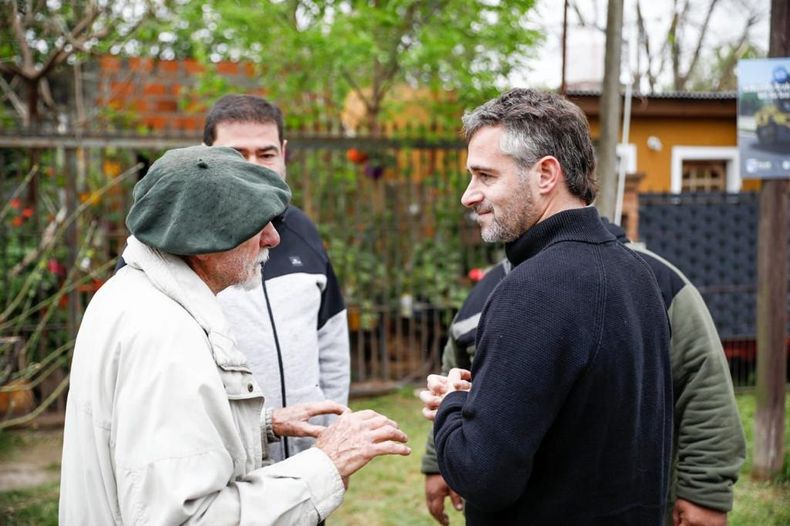 El intendente Federico Achával habló con los vecinos de Zelaya.&nbsp;