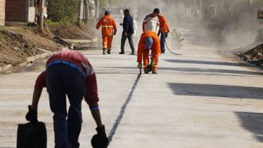 PRIORIDADES. El gobierno define criterios para llevar asfalto..