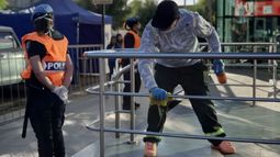 DESINFECCIÓN. Siguen extremando las medidas contra el Covid-19..
