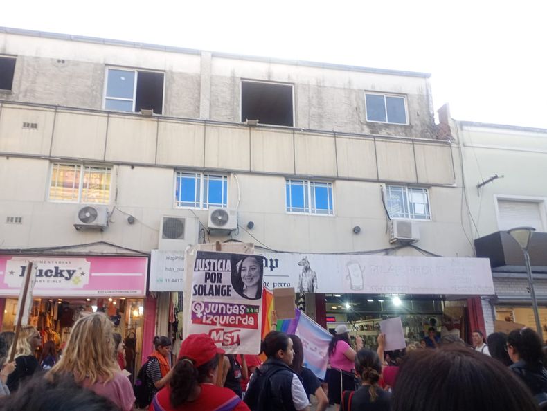 La marcha finalizó en el lugar donde vivía el novio de Solange y fue hallado el cuerpo.