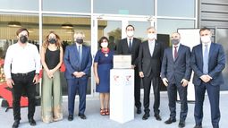 El laboratorio colocó la piedra fundamental para la construcción de una planta en la que se desarrollarán 200 millones de vacunas anuales contra el covid..