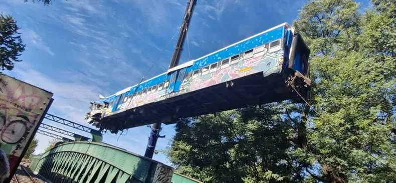 El choque de trenes de la línea San Martín se produjo sobre el puente de Figueroa Alcorta. 