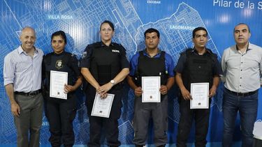 Los agentes fueron agasajados en el COM..