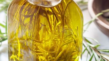 como hacer aceite de romero casero
