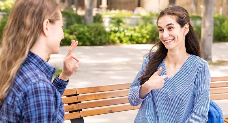 Según la ciencia, las manos también hablan. (psychologs.com).