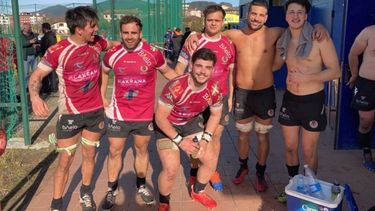 PREPARADOS. Los argentinos coparon el plantel del Gernika..