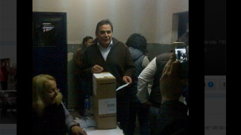 José Molina, el funcionario sciolista que impulsaba el corte de boleta K-Z en la escuela 11 de Derqui..