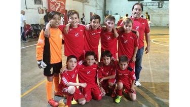 BICAMPEONA. La 2006 roja buscará esta noche llegar a la coronación..
