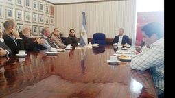REUNIÓN. El secretario de Gobierno, Pablo Martínez, recibió a los empresarios del transporte..