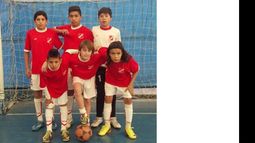 Los chicos de la 2001 le empataron 1-1 al escolta en su casa..