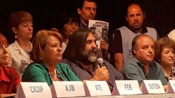 ANUNCIO. Los docentes lanzaron el paro en conferencia de prensa..
