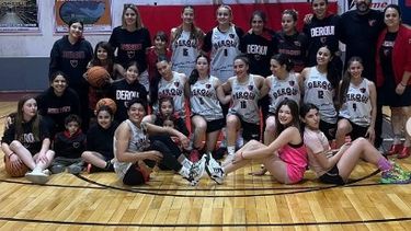 Presidente Derqui celebró su clasificación en su casa. Presidente Derqui celebró su clasificación en su casa.