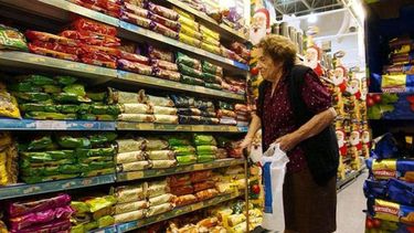 GÓNDOLAS. Los precios se cuelan en el la última etapa de campaña..