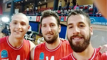 Tabarez (der.) ganó la 1ª fase con Unión..