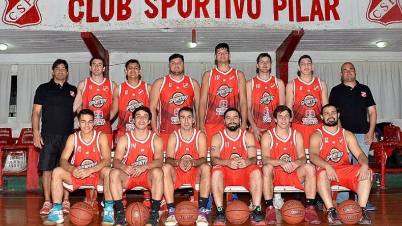 LOS DOCE. El plantel del Rojo hace su estreno, esta noche, en La Caldera..