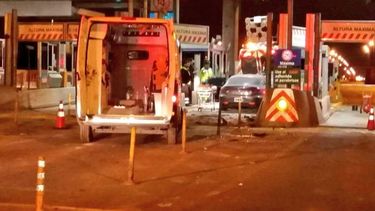 Alcoholizado, chocó su auto contra una camioneta en el peaje