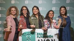 Malamud (segunda desde la izquierda) junto al resto de las ganadoras.