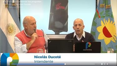 ESCENARIO. Ducoté compartió la charla con Guillermo Iglesias..