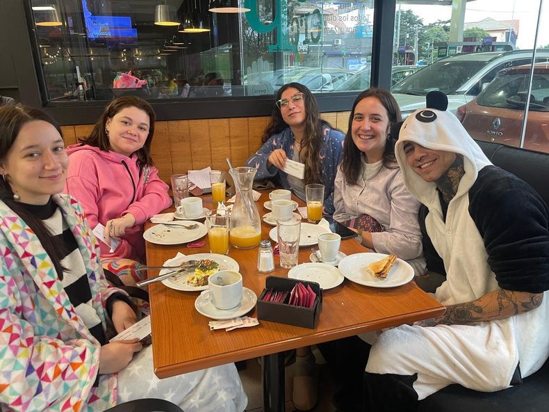 El restaurante Perci convocó a sus clientes a desayunar en pijama.&nbsp;