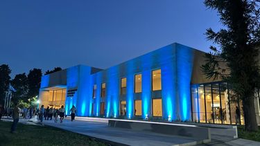FRENTE. El nuevo edificio albergará una muestra de artistas este sábado.
