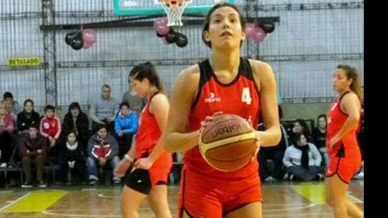 Echeverría (16 puntos) fue la destacada en la ofensiva derquina..