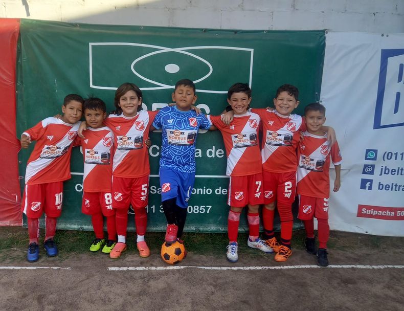 LÍDER INVICTA. La 2017 de Sportivo lidera su división con puntaje perfecto.