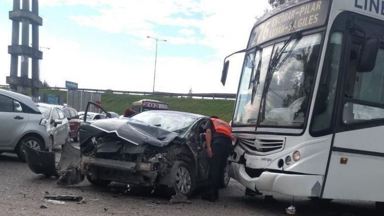 El accidente se produjo en el siempre complicado cruce de Panamericana y Ruta 25. .