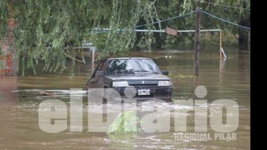 Desolador. Los alrededores del río Luján siguen ocupados por el agua..