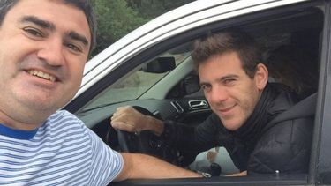Perucho con Delpo. Marcelo Pérez sigue de gira con los deportistas famosos. Después de su excursión a oriente para sacarse una foto con el Vasco Arruabarrena, ahora hizo menos kilómetros y se encontró con La Torre de Tandil, Juan Martín del Potro..