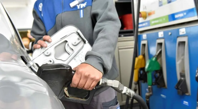 PARA ARRIBA. El sábado aumenta la nafta un 20% en promedio.&nbsp; &nbsp;